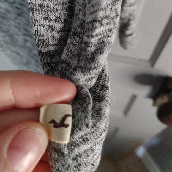 2/$30 Hollister Knit Raglan Top - Picture 3 of 5